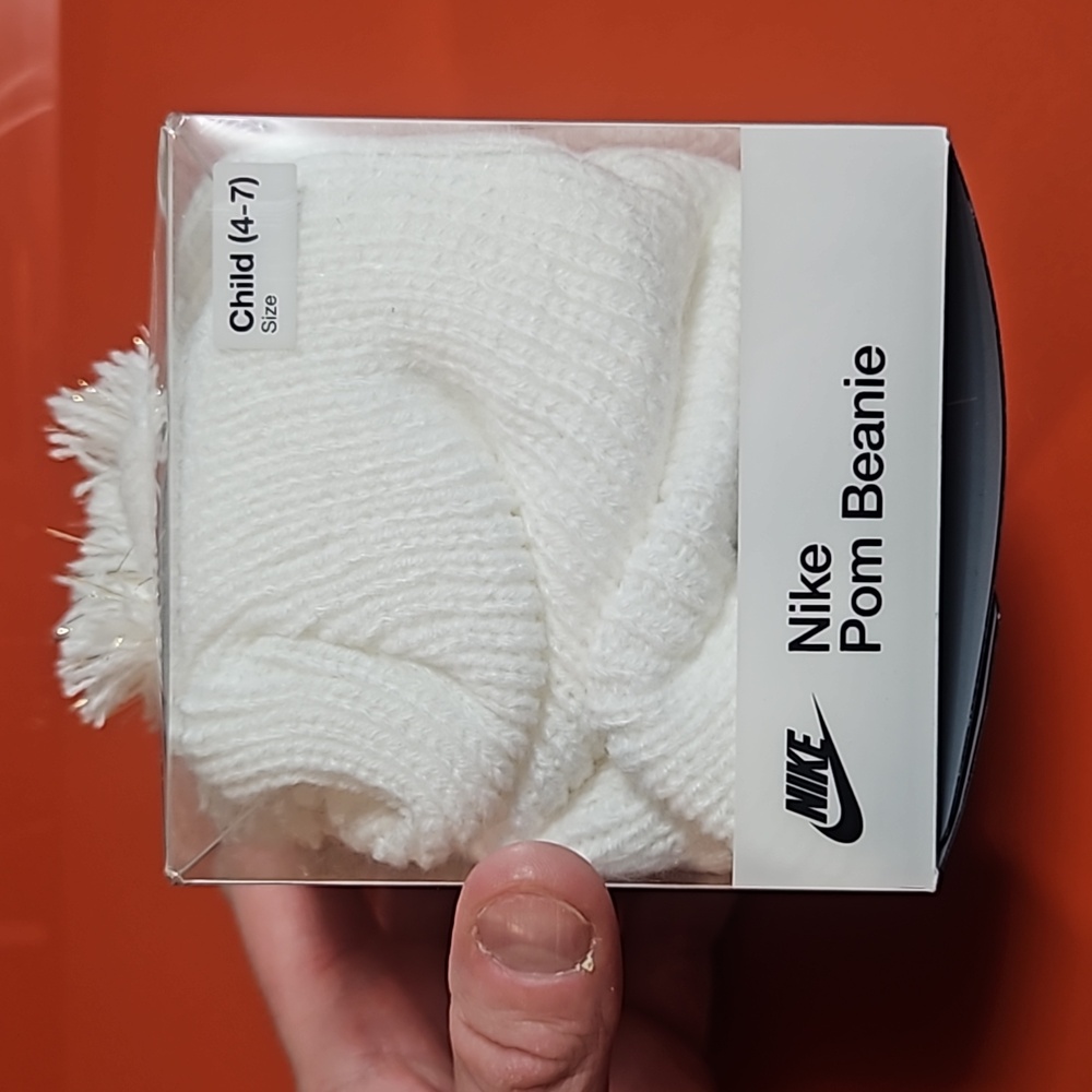 Nike Toddler Futura Lurex Pom Beanie: WHITE: NEW IN PACKAGE: CHILD 4/6X - Picture 2 of 3